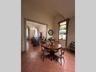 Quadrilocale in Vendita a Firenze, zona Centro Storico, 595'000&euro;, 130 m²