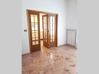 Trilocale in Vendita a Parma, 220'000&euro;, 79 m², con Box