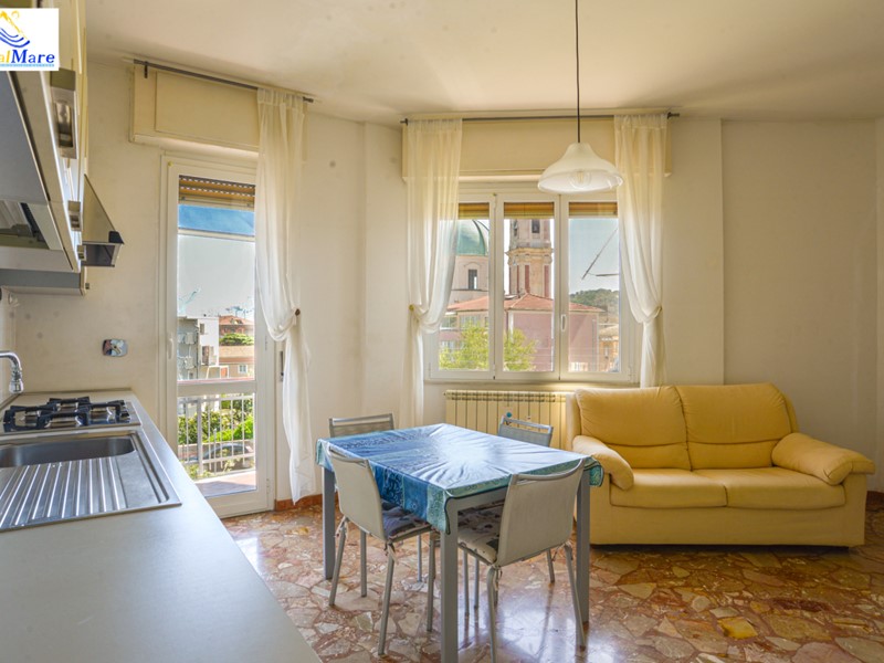 Bilocale in Vendita a Vado Ligure, 135'000&euro;, 56 m², arredato