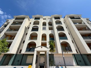 Trilocale in Vendita a Pescara, 164'000&euro;, 75 m²