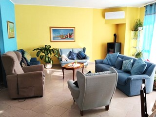 Appartamento in Vendita a Castel Frentano, 200'000&euro;, 195 m², arredato