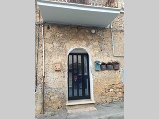 Bilocale in Vendita a Marcellina, 48'000&euro;, 53 m²