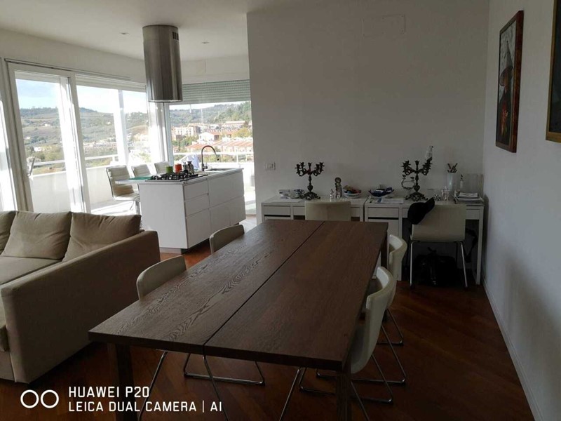 Quadrilocale in Affitto a Ancona, zona MONTEDAGO, 750&euro;, 90 m², arredato