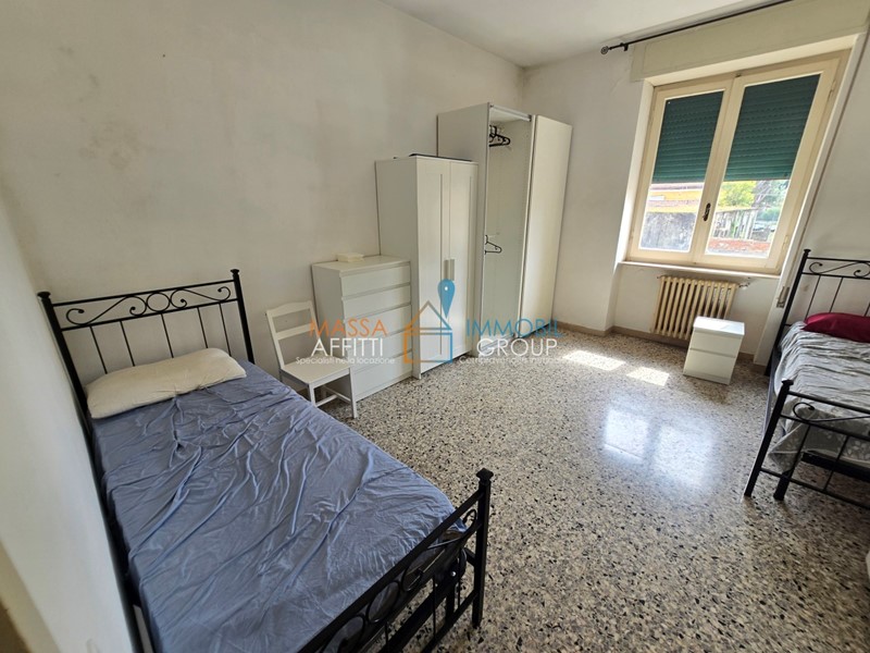 Appartamento in Affitto a Carrara, zona Marina Di Carrara, 1'500&euro;, 110 m², arredato