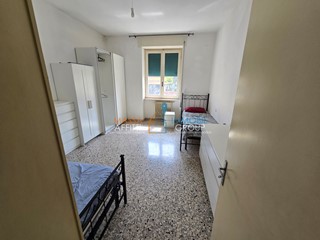 Appartamento in Affitto a Carrara, zona Marina Di Carrara, 1'500&euro;, 110 m², arredato