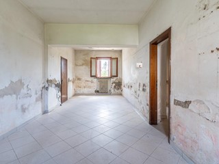 Appartamento in Vendita a Empoli, zona Osteria Bianca, 125'000&euro;, 73 m²