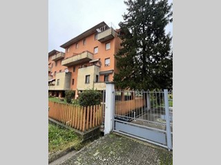 Appartamento in Vendita a Casteggio, 55'881&euro;, 91 m², con Box