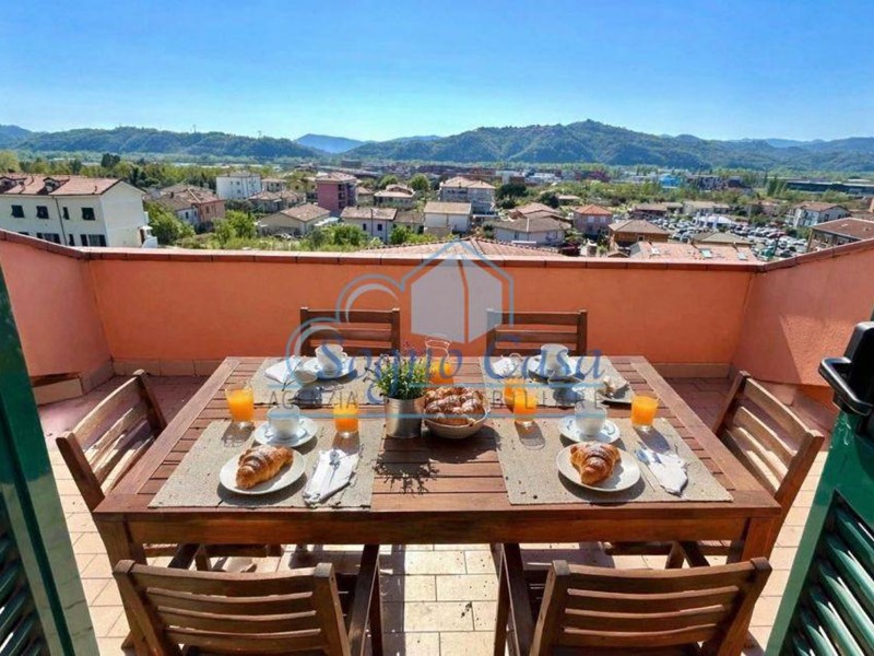 Appartamento in Vendita a Santo Stefano di Magra, 250'000&euro;, 125 m², arredato