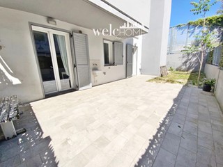 Bilocale in Vendita a Prato, zona Il Soccorso, 180'000&euro;, 52 m², arredato, con Box