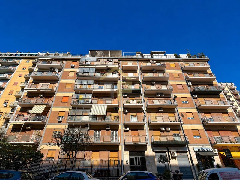 Appartamento in Vendita a Palermo, 160'000&euro;, 100 m²