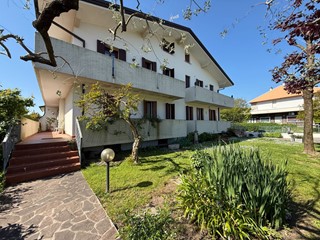 Appartamento in Vendita a Santa Lucia di Piave, 165'000&euro;, 120 m²