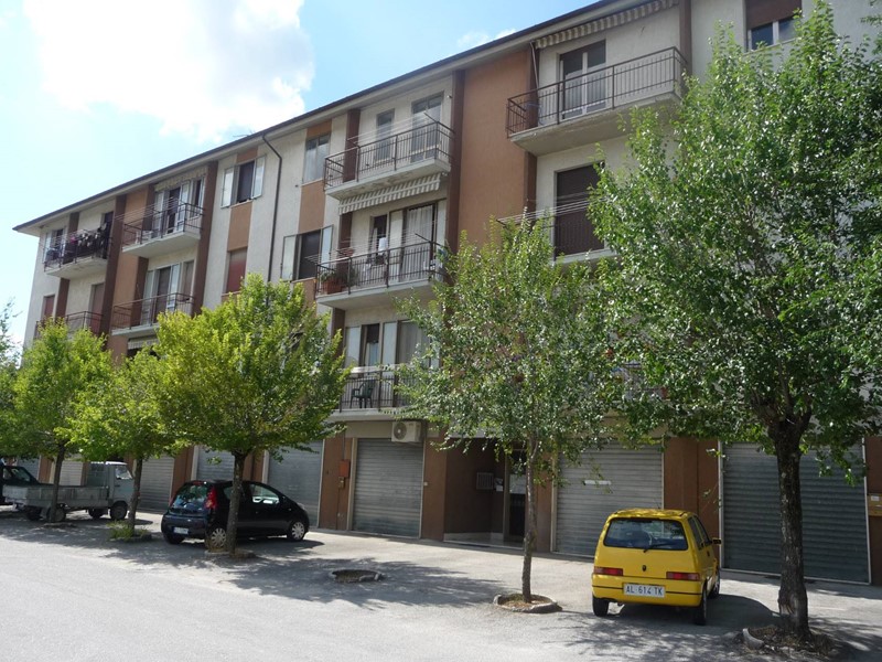 Quadrilocale in Vendita a Fabriano, 83'000&euro;, 90 m²