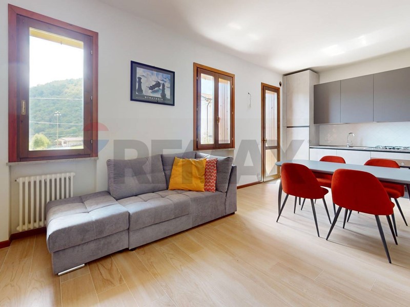 Quadrilocale in Vendita a Valli del Pasubio, 115'000&euro;, 105 m²
