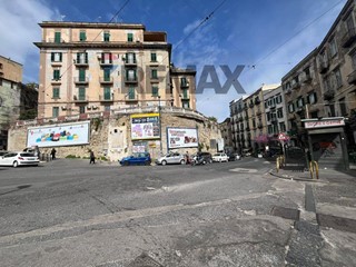 Quadrilocale in Vendita a Napoli, 220'000&euro;, 117 m²