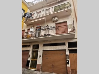 Appartamento in Vendita a Bronte, 74'500&euro;, 170 m²