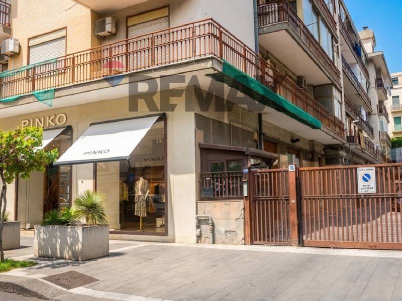 Appartamento in Vendita a Catania, 500'000&euro;, 160 m²