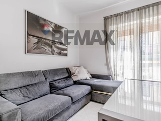 Trilocale in Vendita a Roma, 179'000&euro;, 74 m²