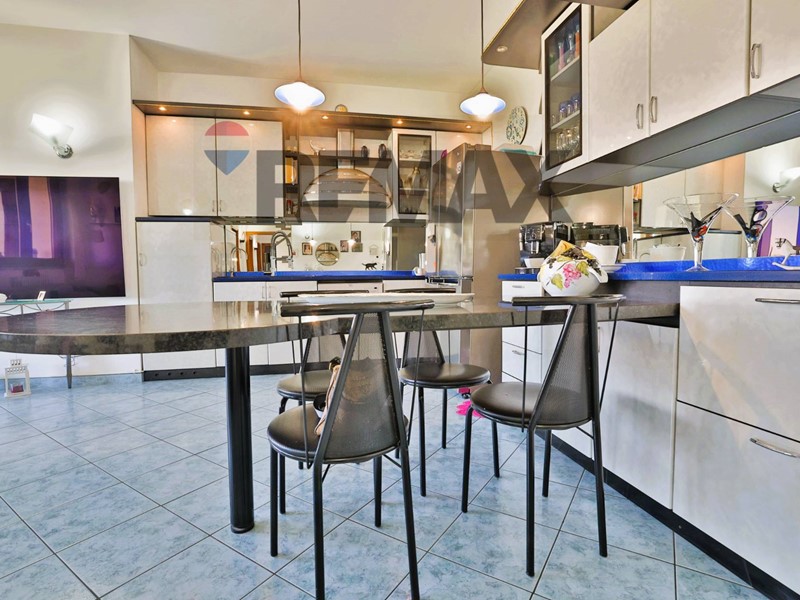 Quadrilocale in Vendita a Cesano Maderno, 205'000&euro;, 90 m²