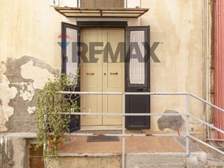 Trilocale in Vendita a Catania, 105'000&euro;, 86 m²