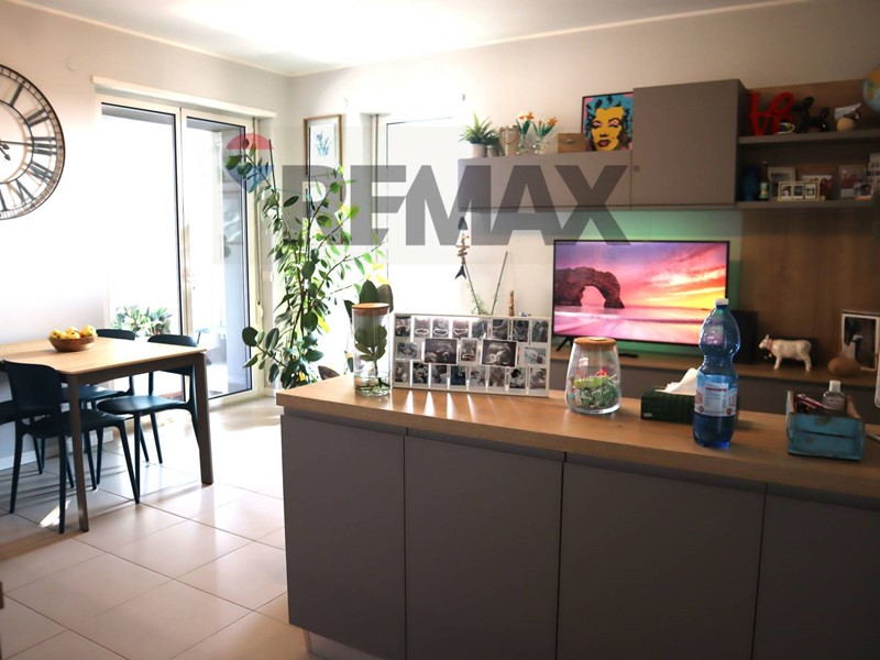 Bilocale in Vendita a Milano, 319'000&euro;, 69 m²