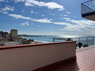 Quadrilocale in Affitto a Catanzaro, 2'400&euro;, 90 m²