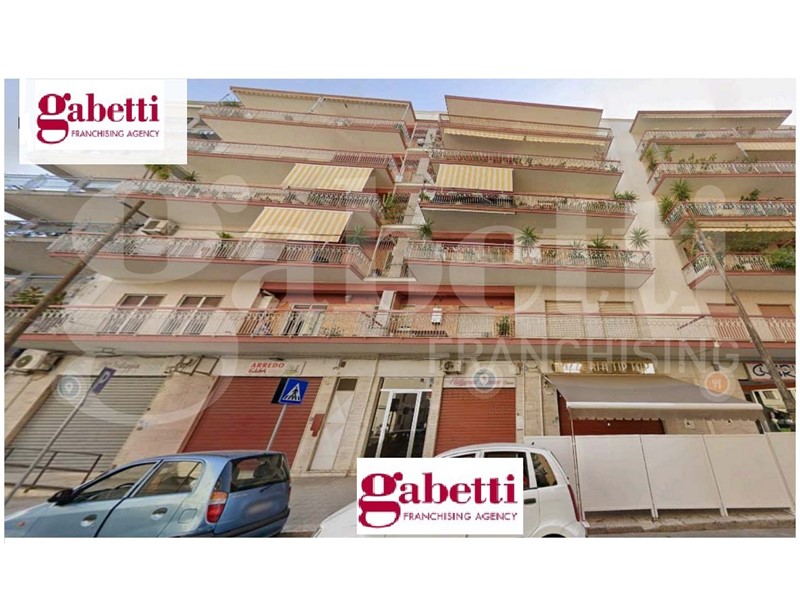 Appartamento in Vendita a Canosa di Puglia, 135'000&euro;, 155 m²