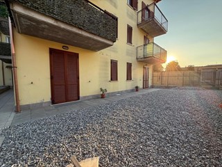 Trilocale in Vendita a Castrezzato, 139'000&euro;, 90 m², con Box