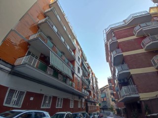 Trilocale in Vendita a Napoli, 255'000&euro;, 85 m²