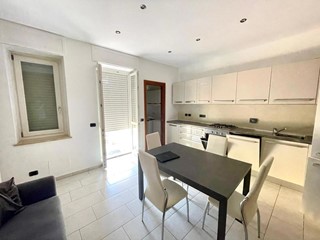 Trilocale in Affitto a Alba, 700&euro;, 75 m², arredato, con Box