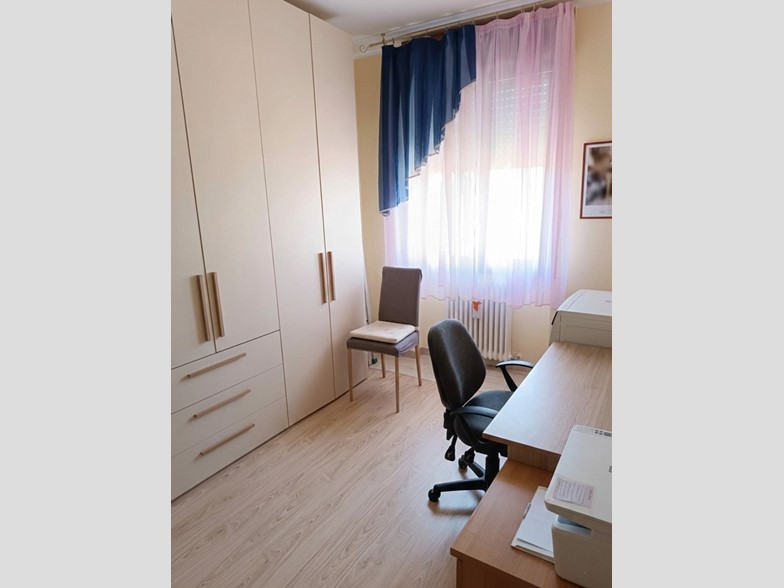 Quadrilocale in Vendita a Rovigo, 88'000&euro;, 85 m², arredato, con Box