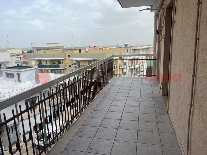 Appartamento in Vendita a Toritto, 125'000&euro;, 155 m²