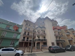 Appartamento in Vendita a Toritto, 125'000&euro;, 155 m²
