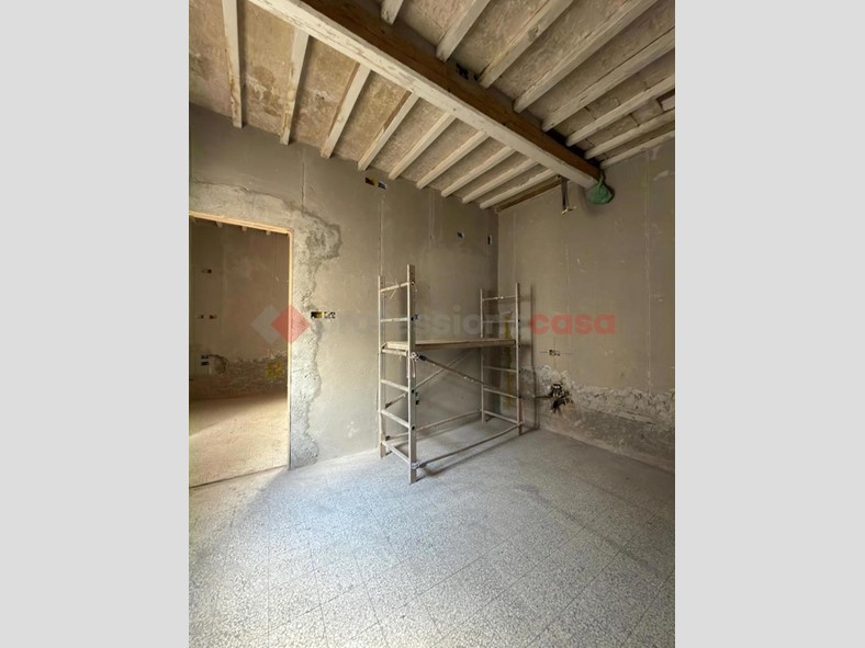 Appartamento in Vendita a Arezzo, 310'000&euro;, 218 m²