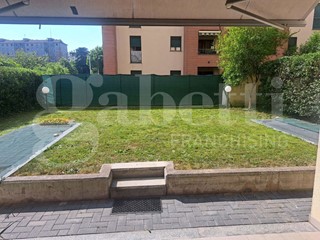Trilocale in Vendita a Rozzano, 319'000&euro;, 101 m², arredato, con Box