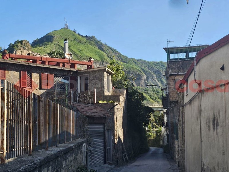 Monolocale in Vendita a Napoli, 45'000&euro;, 30 m²