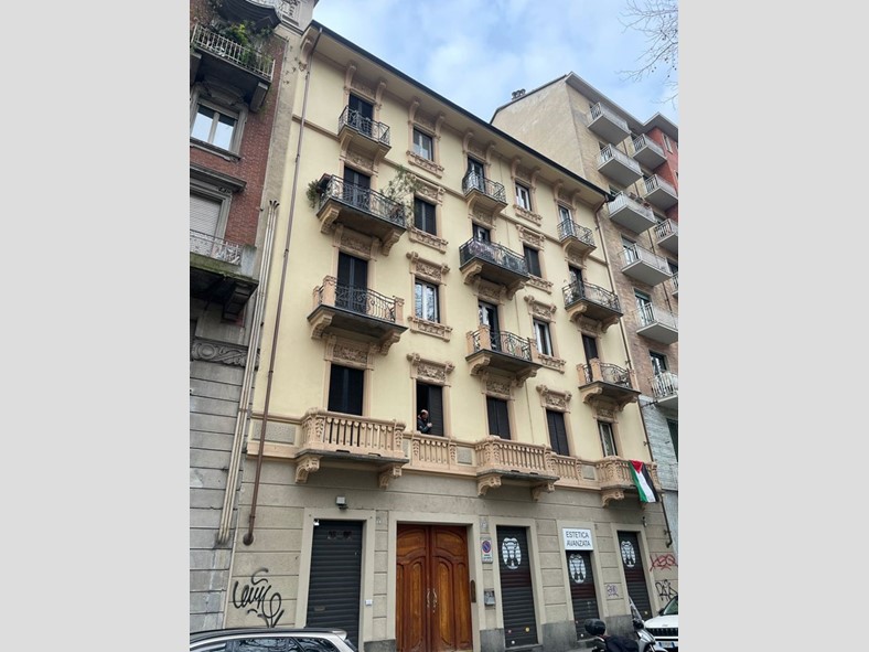 Quadrilocale in Vendita a Torino, 95'000&euro;, 77 m²