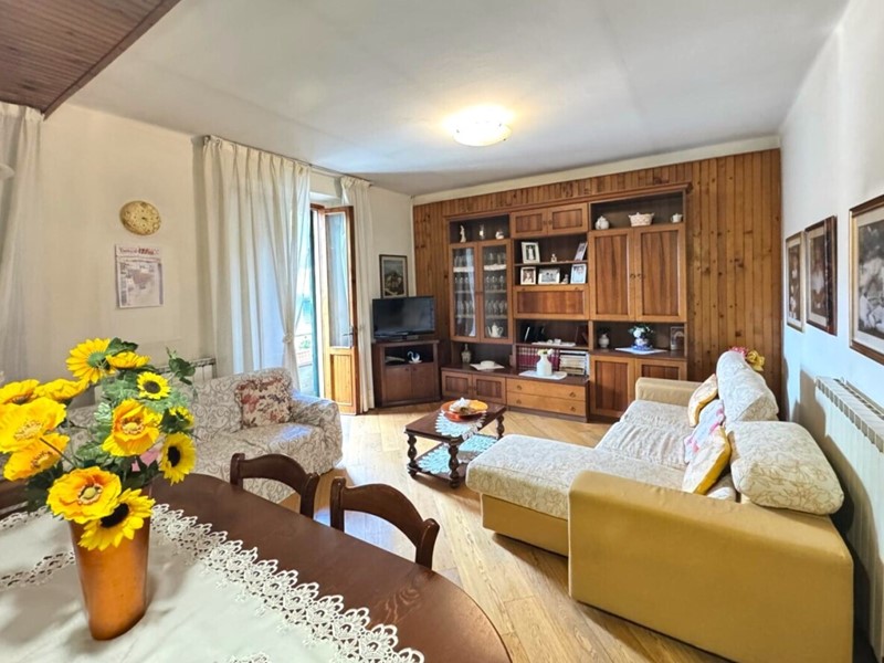 Quadrilocale in Vendita a Vernio, zona Montepiano, 95'000&euro;, 105 m²