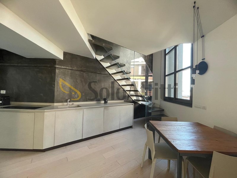 Trilocale in Affitto a Torino, zona Centro, 1'300&euro;, 68 m², arredato
