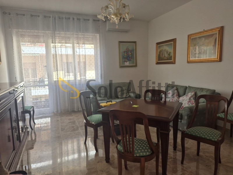 Quadrilocale in Affitto a Pescara, zona Ospedale, 700&euro;, 141 m²