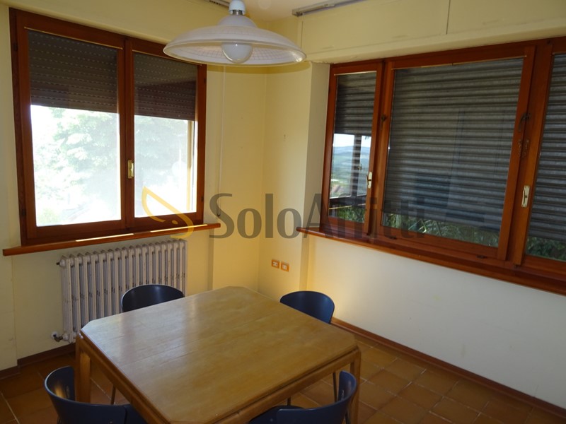 Appartamento in Affitto a Ostra Vetere, zona Centro, 520&euro;, 160 m²