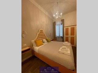 Appartamento in Vendita a Firenze, zona Statuto, 870'000&euro;, 150 m²