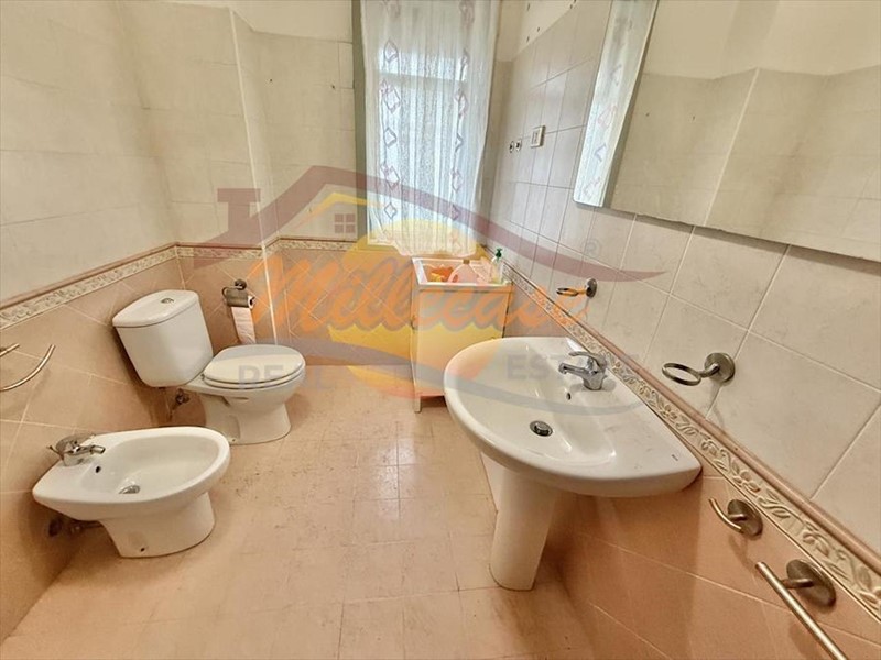 Appartamento in Vendita a Siracusa, zona Panagia, 98'000&euro;, 118 m²