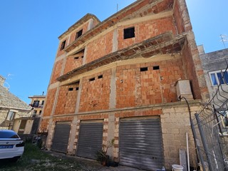 Appartamento in Vendita a Modica, zona MODICA ALTA, 148'000&euro;, 540 m², con Box