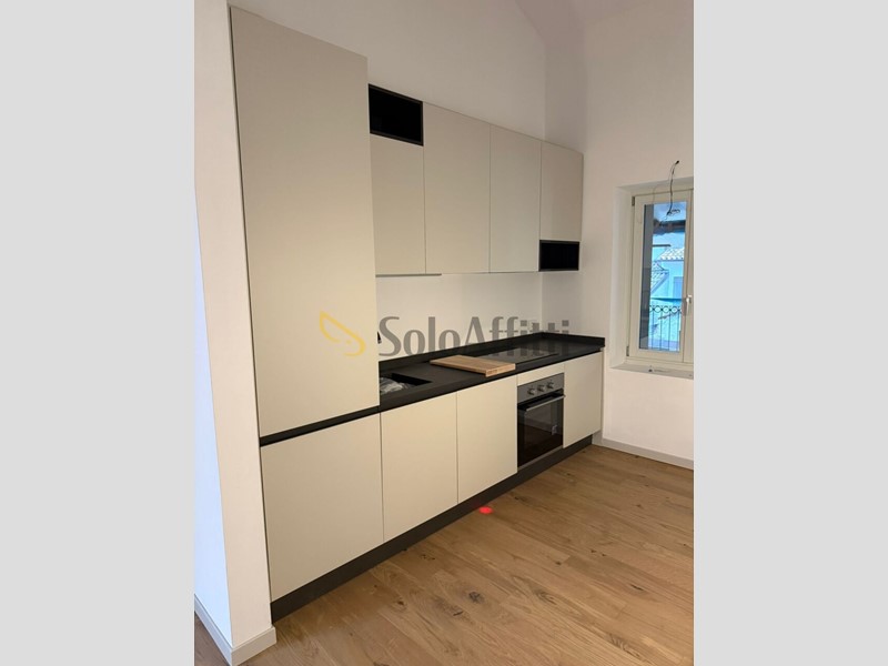 Trilocale in Affitto a Brescia, 1'500&euro;, 90 m², arredato