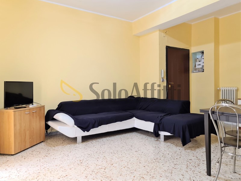 Trilocale in Affitto a Catanzaro, zona Lido Lungomare, 2'000&euro;, 80 m², arredato