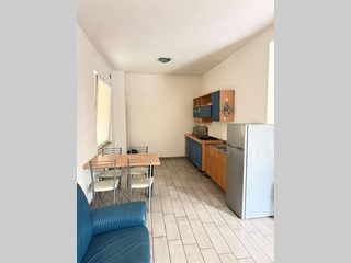 Trilocale in Vendita a Lerici, 150'000&euro;, 75 m², arredato