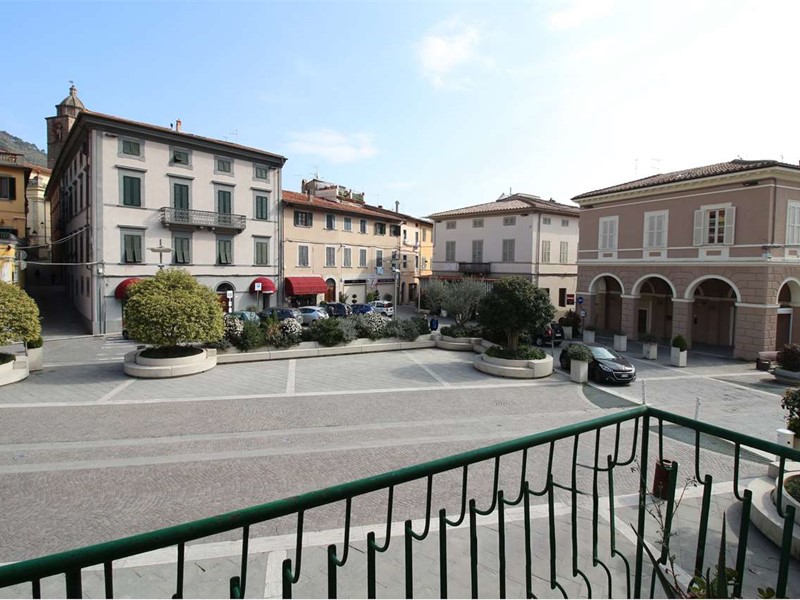 Appartamento in Vendita a Buti, 75'000&euro;, 113 m²