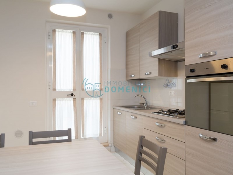 Quadrilocale in Affitto a Camaiore, zona Lido di Camaiore, 3'500&euro;, 65 m², arredato