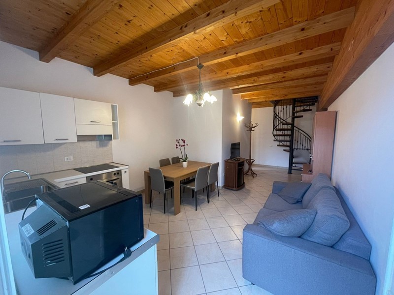Trilocale in Affitto a Camaiore, zona Lido di Camaiore, 2'000&euro;, 90 m², arredato
