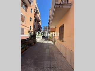 Trilocale in Vendita a Roma, 197'000&euro;, 63 m²